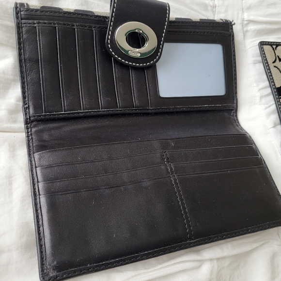 Coach Signature Canvas Trifold Turnlock Wallet With Matching Checkbook Cover - Picture 4 of 11